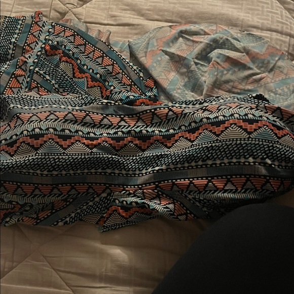 Patterned Women's Top - Picture 5 of 5